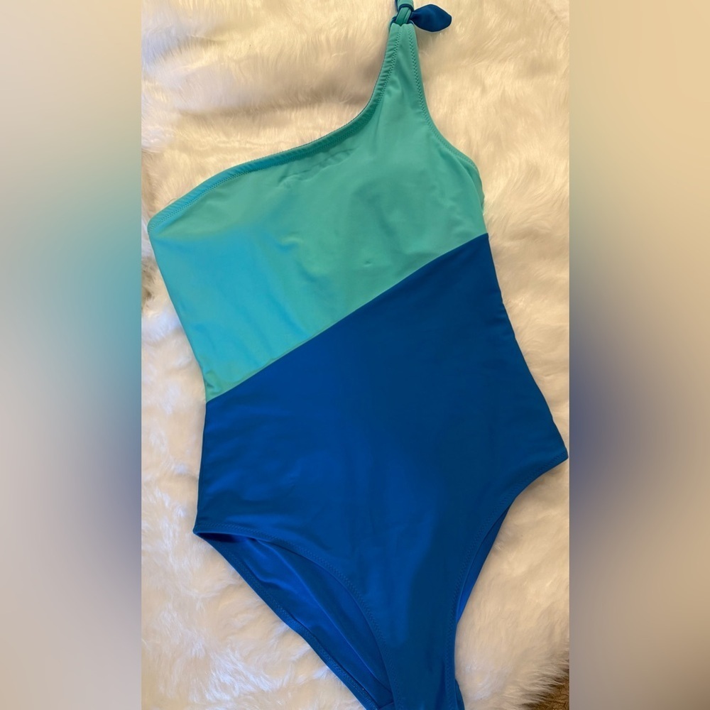 Women’s Color Block Asymmetrical One Piece Bathing Suit